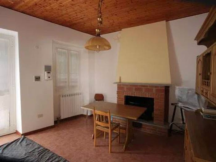 Appartamento trilocale in vendita in Via Don Ferraro, Valzemola, Roccavignale