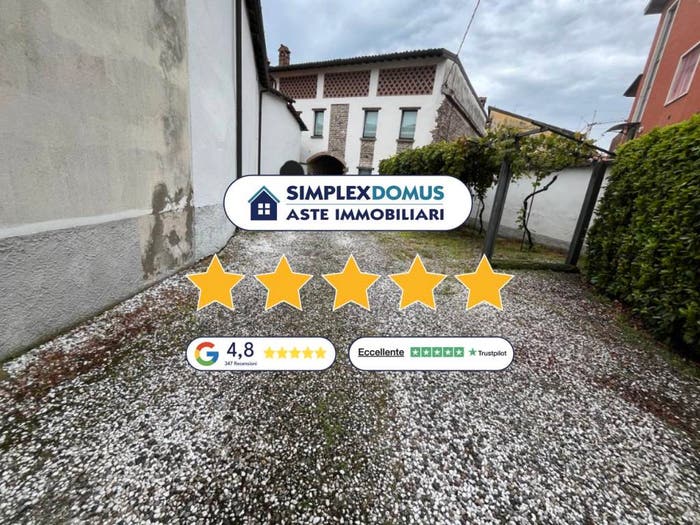 Casa con 6 locali in vendita in Via Piave, Madone