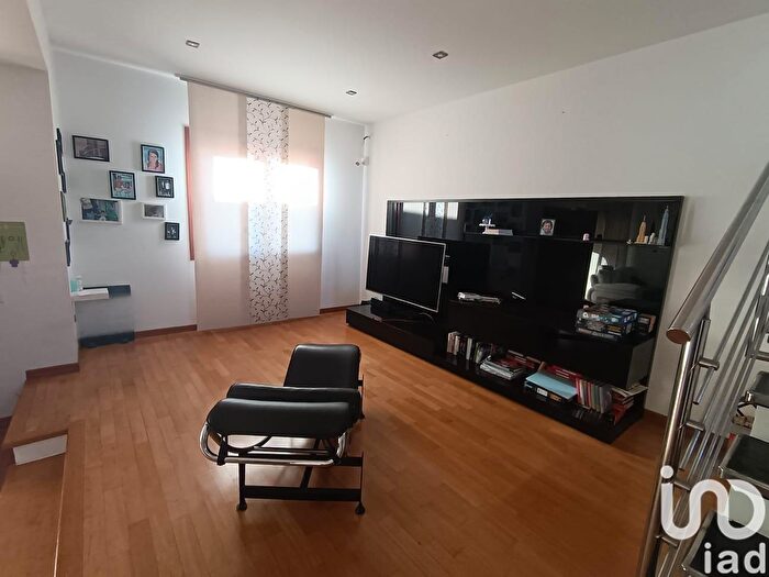 Casa con 6 locali in vendita in Via Nuoro, Golfo Aranci