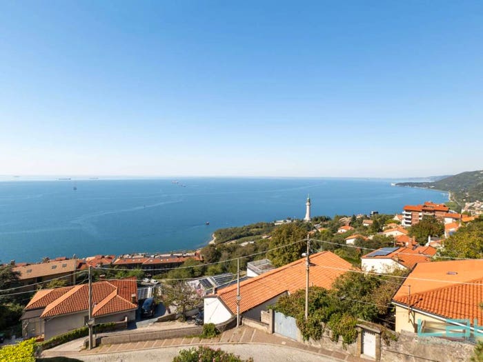 Appartamento trilocale in vendita in Via Bonomea, Gretta, Trieste
