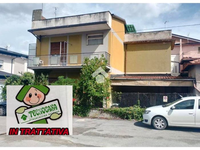 Casa con 5 locali in vendita in Via Lago Maggiore, Centro, Avezzano