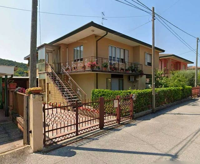 Casa con 5 locali in vendita in via Santa Caterina, Centro, Montegrotto Terme