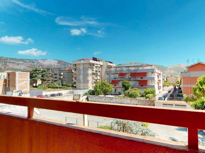 Appartamento con 6 locali in vendita in Via Giuseppe De Falco, Via Ruggiero, Caserta