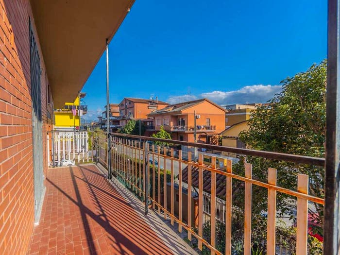 Appartamento trilocale in vendita in Via Tortorici, Rocca Cencia, Roma