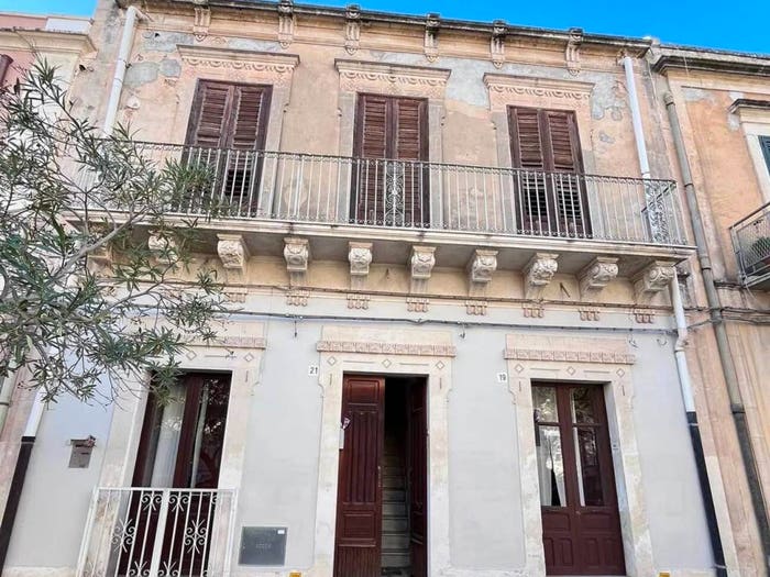 Appartamento con 6 locali in vendita in Viale Principe Di Piemonte, Centro, Noto