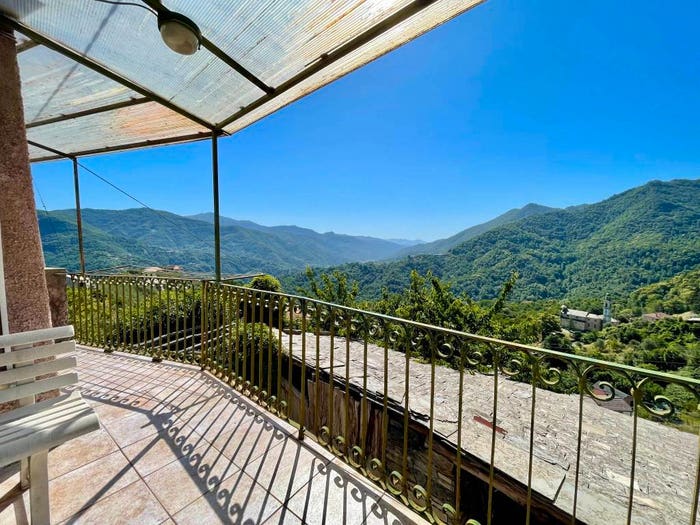 Casa con 5 locali in vendita in Via Piazze, Garbarini, Tribogna