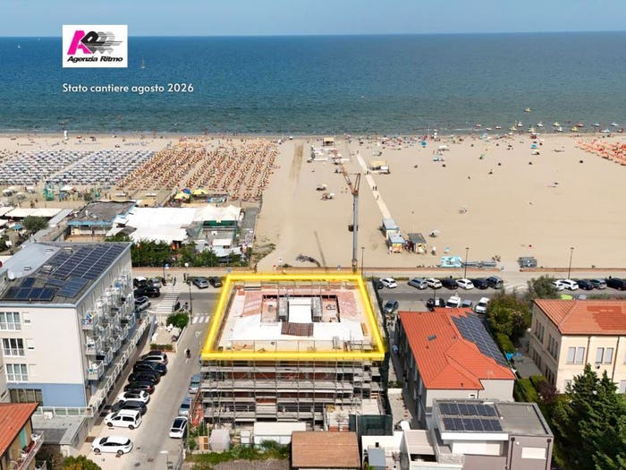 Appartamento trilocale in vendita in Lungomare Grazia Deledda, Centro, Cervia