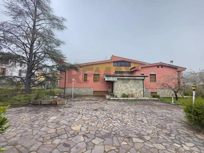 Casa con 6 locali in vendita in via Brunetta, Centro, Dipignano