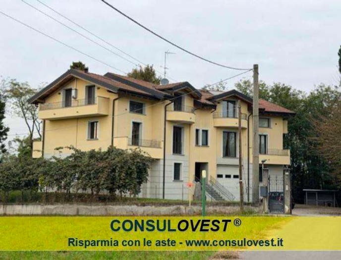 Appartamento trilocale in vendita in Via Tremoncino, Cassago Brianza