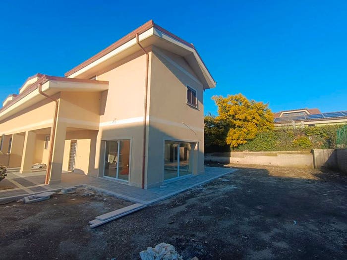 Casa con 6 locali in vendita in Via delle Ortensie, Centro, Rocca di Papa