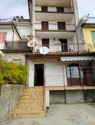 Appartamento quadrilocale in vendita in Centro, Carro