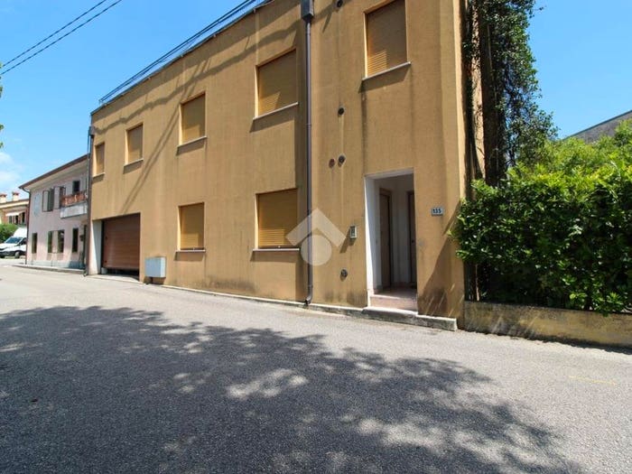 Appartamento trilocale in vendita in Via Caprera, Centro, Dueville