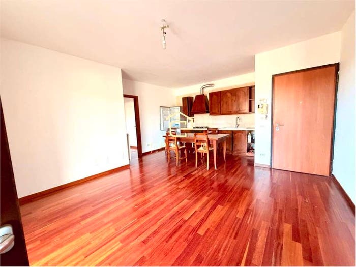 Appartamento con 6 locali in vendita in enrico tazzoli, Centro, Salzano