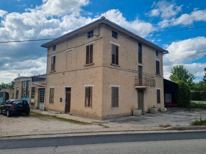 Casa con 6 locali in vendita in Contrada San Claudio, San Claudio, Corridonia