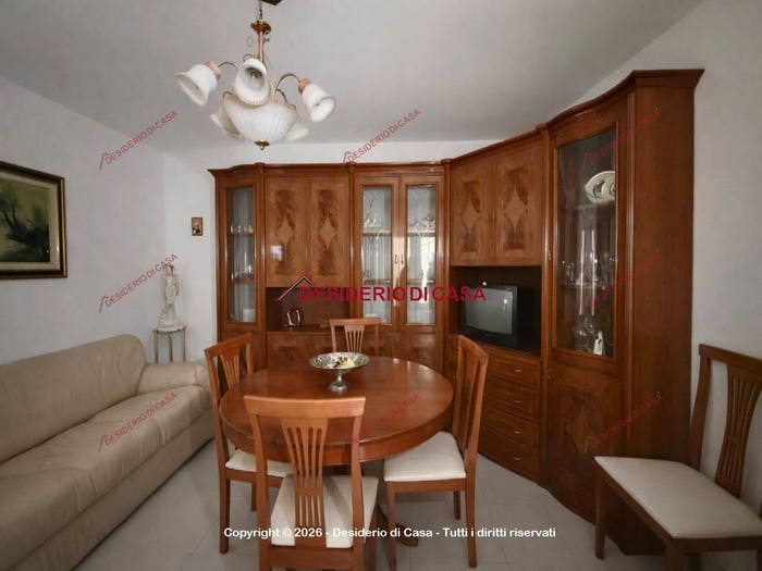 Casa con 6 locali in vendita in Via Ferrara, Mistretta