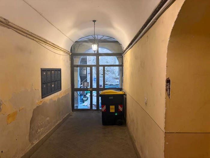 Appartamento monolocale in affitto in Vico San Domenico Soriano, Monte Santo, Napoli