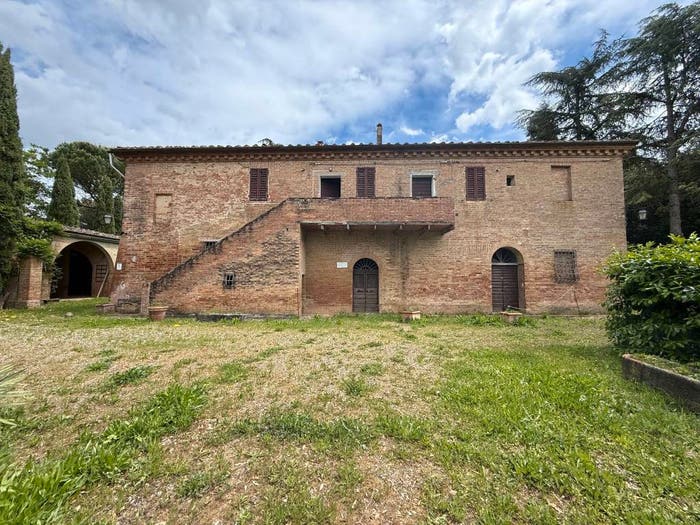 Casa con 6 locali in vendita in Buonconvento