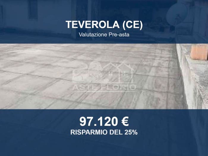Appartamento con 5 locali in vendita in Via Roma, Teverola