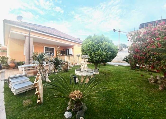 Casa con 6 locali in vendita in Mar Nero, Torvaianica Alta, Pomezia