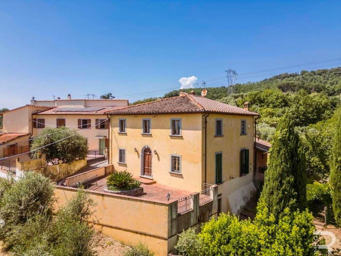 Casa con 6 locali in vendita in Via Giovanni Boccaccio, Lamporecchio