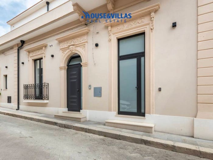 Casa con 5 locali in vendita in Via Custoza, Centro, Avola