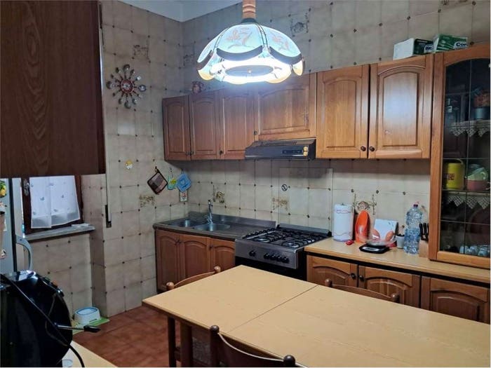 Casa con 6 locali in vendita in Via G Merola, Sparanise