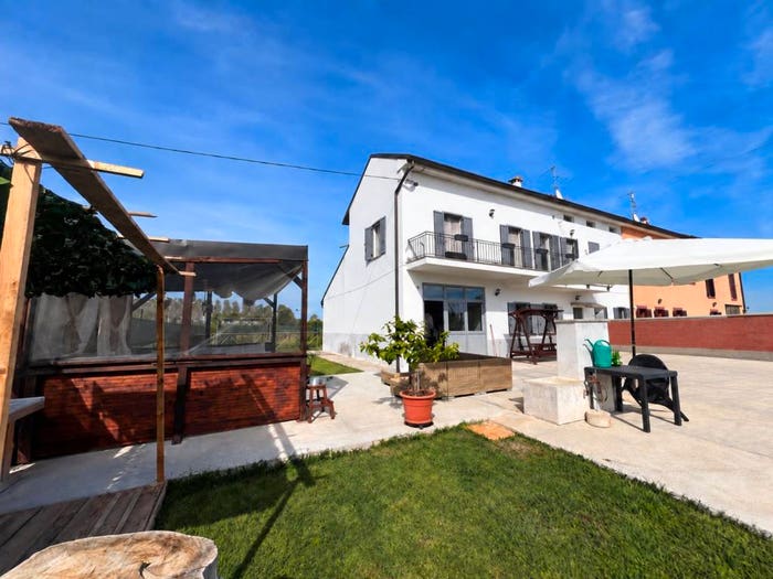 Casa con 5 locali in vendita in Strada degli Orti, Porta Milano, Casale Monferrato