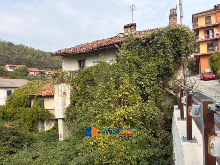 Casa quadrilocale in vendita in Via Conte d'Aste, Somano