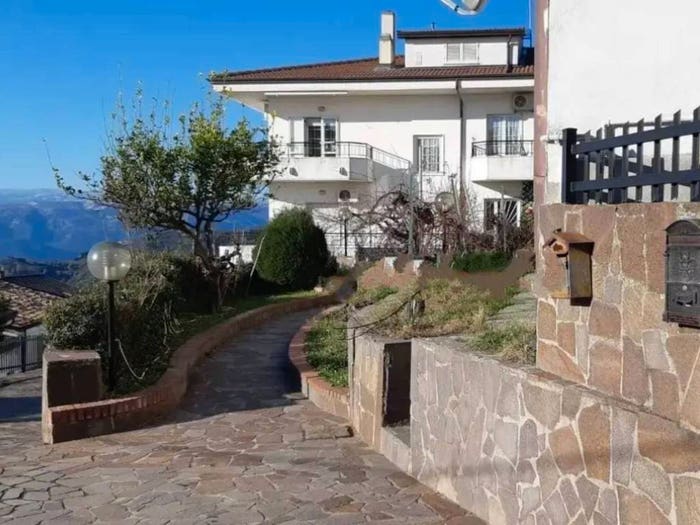 Appartamento con 6 locali in vendita in Via Giuseppe Garibaldi, Centro, Terravecchia
