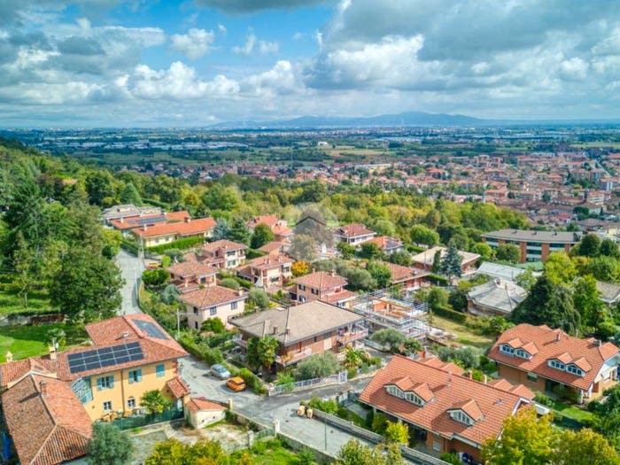 Casa con 6 locali in vendita in Via Monte Grappa, Piossasco