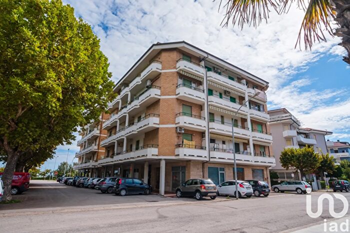 Appartamento bilocale in vendita in Piazza Quattro Giornate di Napoli, Porto San Giorgio