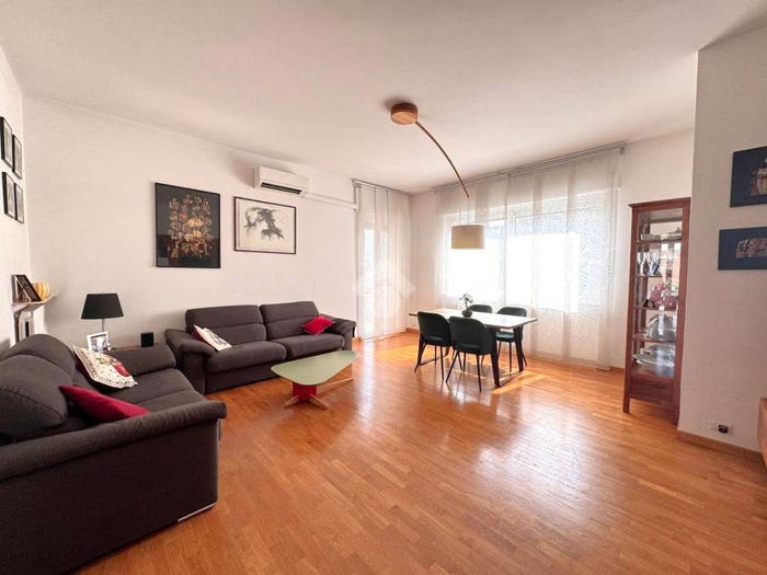 Appartamento quadrilocale in vendita in Via Giovanni Cena, Centro, Latina