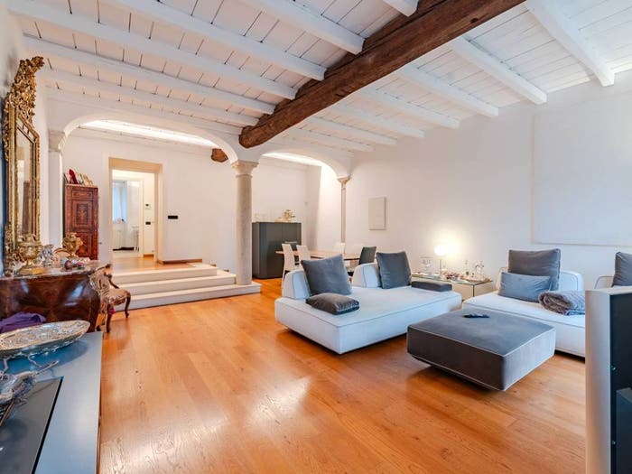 Appartamento con 6 locali in vendita in Via Abate G Pozzone, Centro, Appiano Gentile