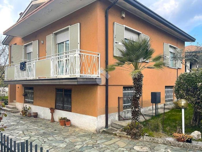 Casa trilocale in vendita in Via Fermi, Centro, Figino Serenza