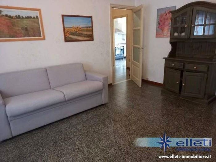 Appartamento trilocale in vendita in Marina di Massa Centro, Massa