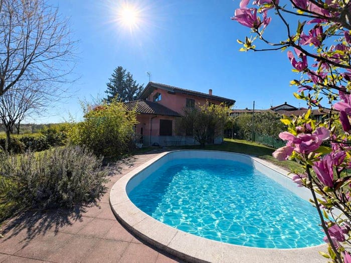 Casa con 6 locali in vendita in via castello, Gagnago, Borgo Ticino