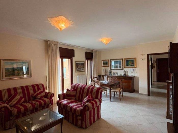 Appartamento con 5 locali in vendita in Via Francesco Massara, Sant'Antonio De Filippis, Catanzaro