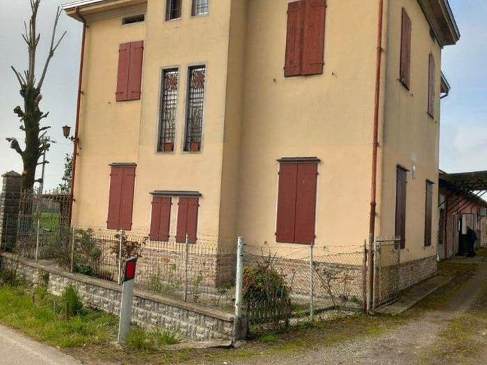 Casa con 6 locali in vendita in Strada Ghiara Sabbioni, Centro, Fontanellato