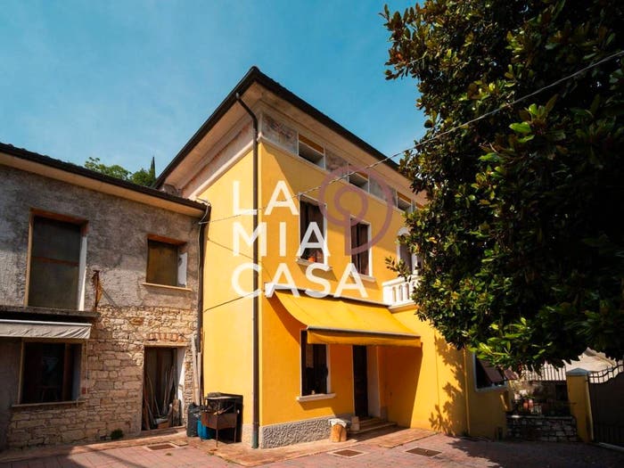 Casa con 5 locali in vendita in Via Santa Lucia, Centro, Valdobbiadene