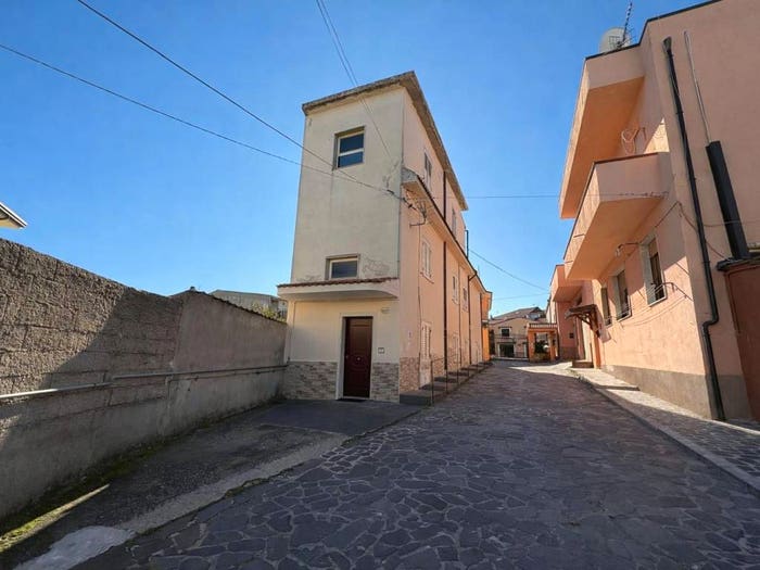 Appartamento quadrilocale in vendita in Via Aia, Soverato Marina, Soverato