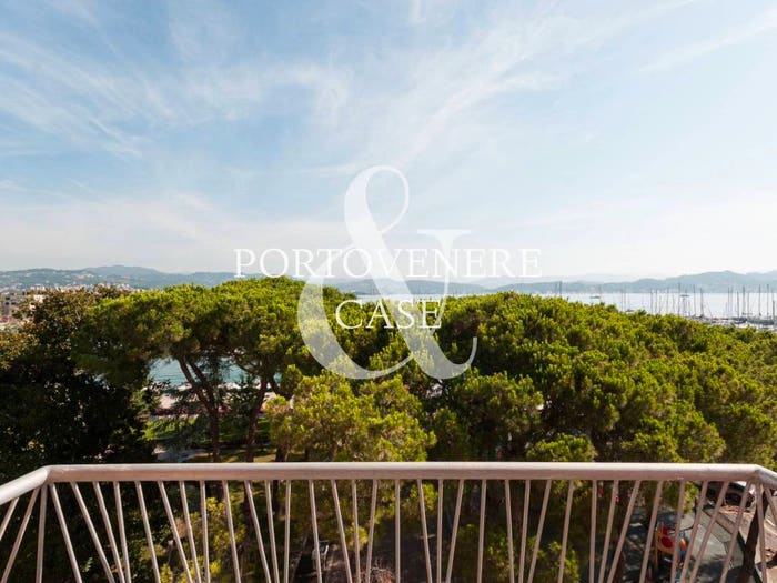Appartamento quadrilocale in vendita in Via Berardo Gallotti, Fezzano, Portovenere