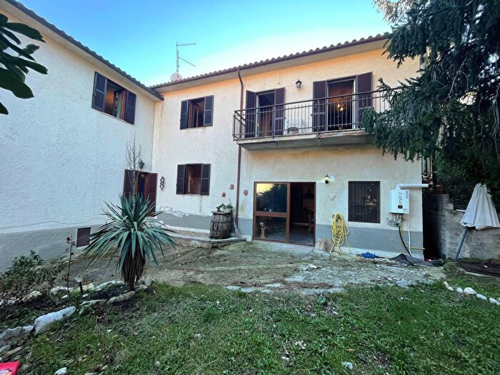 Casa con 6 locali in vendita in Via San Rocco, Cittaducale