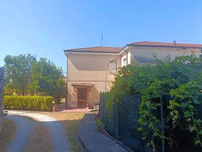 Casa con 6 locali in vendita in Urb Zona Stadio StadioSant'AntonioMarasio, Stadio Sant'Antonio Marasio, Carrara