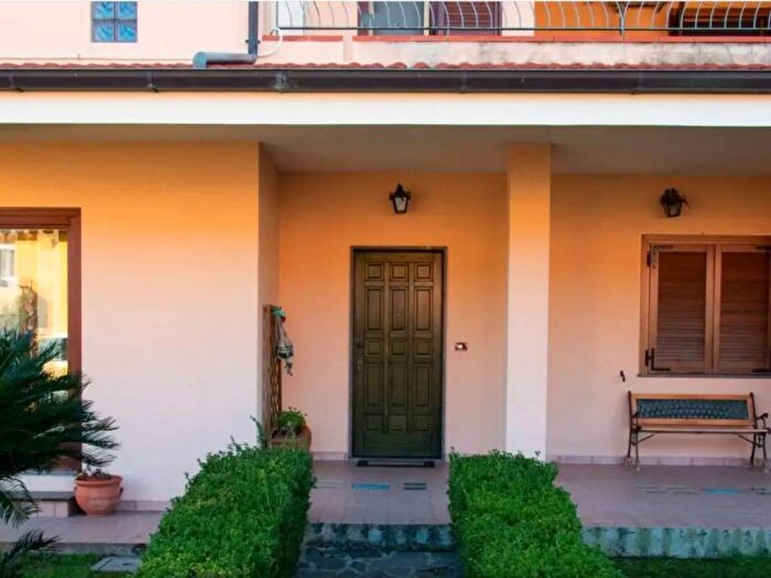 Casa con 6 locali in vendita in Via Philadelphia, Laganosa, Satriano