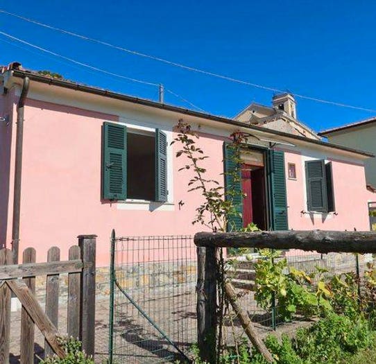 Casa quadrilocale in vendita in Via Iv Novembre, Agnino, Fivizzano