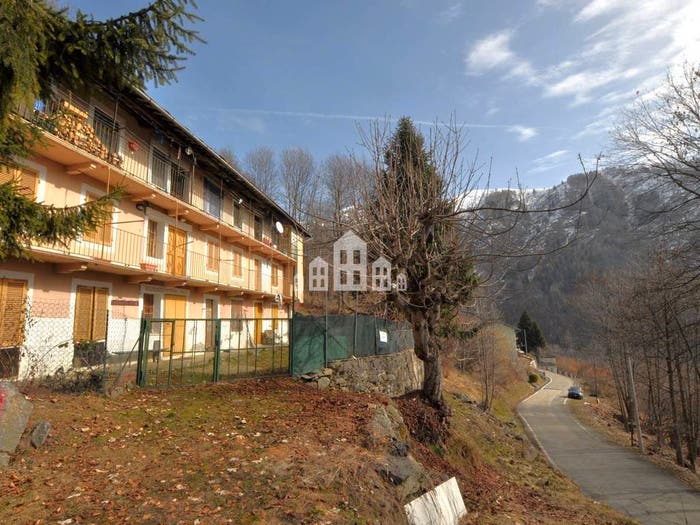 Casa con 6 locali in vendita in borgata Mattudet, Ribordone