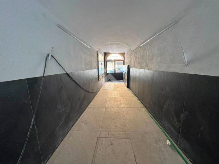 Appartamento trilocale in vendita in Via SS Giovanni e Paolo, San Carlo All'Arena, Napoli