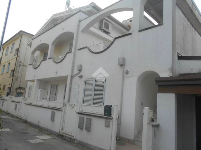 Appartamento quadrilocale in vendita in Via Garibaldini, Porto Garibaldi, Comacchio