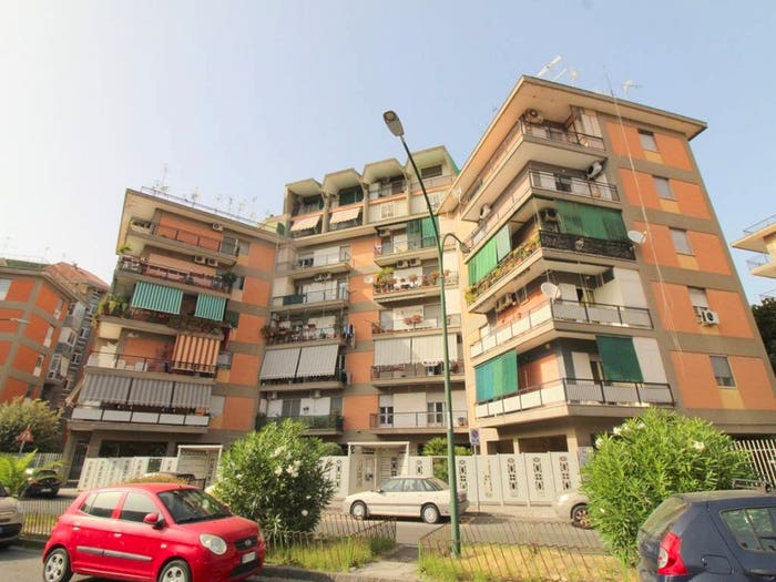 Appartamento trilocale in vendita in Viale Ernest Hemingway, Ponticelli, Napoli