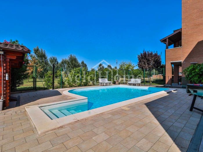 Casa con 6 locali in vendita in Via Elisabetta Sirani, Granarolo dell'Emilia